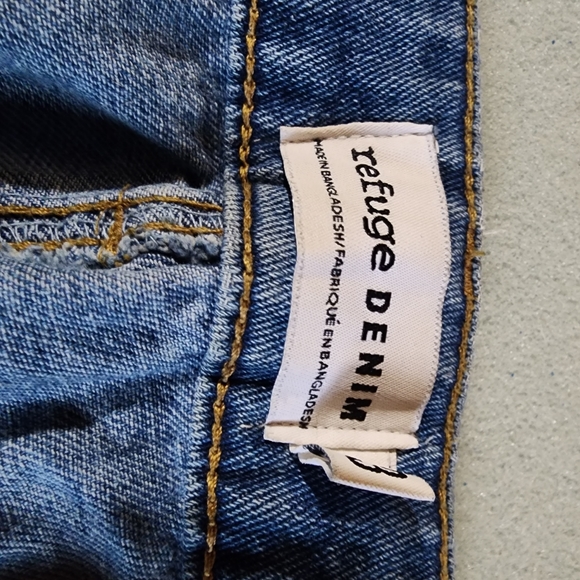 Jean - Picture 3 of 4